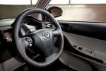 Toyota iQ 2011 года